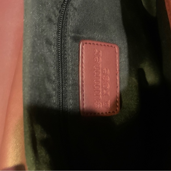 Chic Quilted Crossbody Bag in Burgundy - Picture 10 of 10